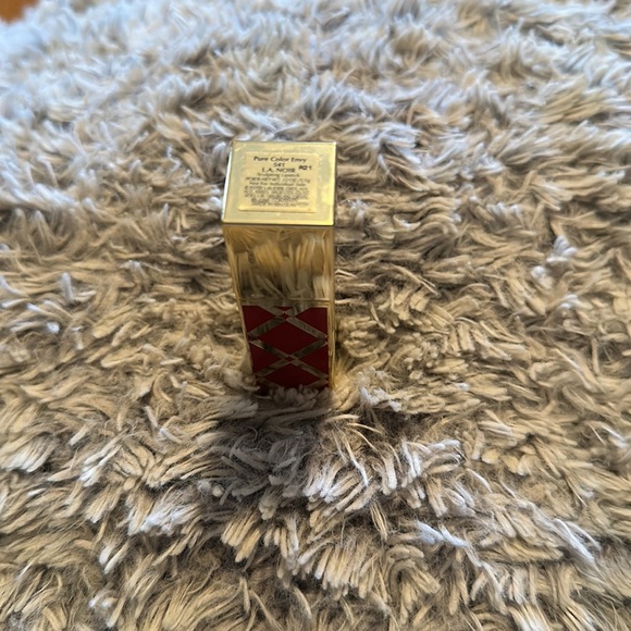 Estée Lauder sculpting lipstick - Picture 2 of 3